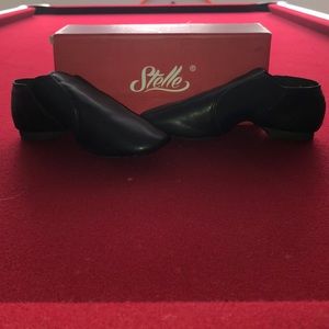 Women’s jazz shoes